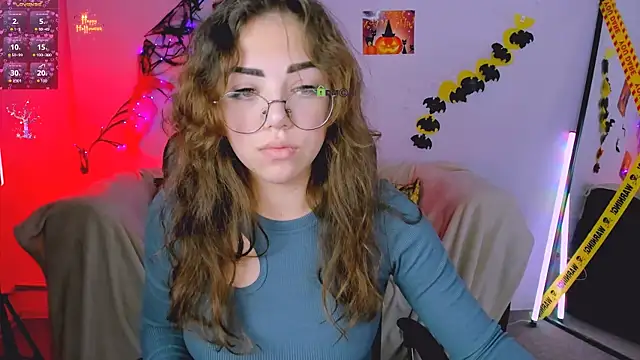 Snapshot of kiki_swan chatting on 30, 10, 2025 kiki swan online show from 30, 10, 2025