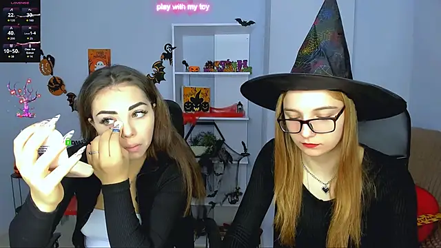 Snapshot of kiki_swan chatting on 31, 10, 2025 kiki swan online show from 31, 10, 2025