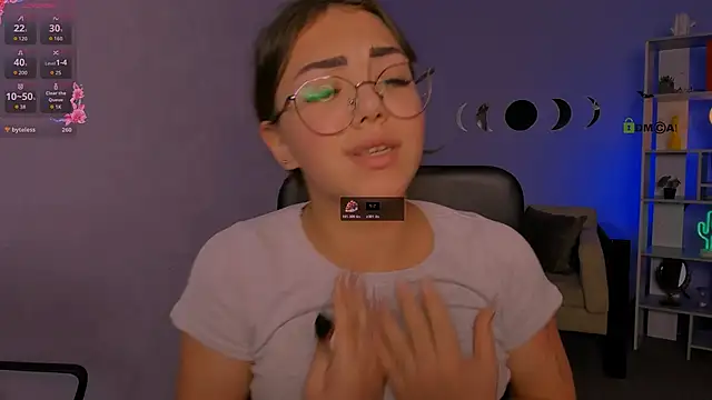 Snapshot of kiki_swan chatting on 5, 11, 2025 kiki swan online show from 5, 11, 2025