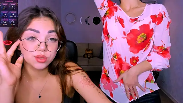 Snapshot of kiki_swan chatting on 12, 11, 2025 kiki swan online show from 12, 11, 2025