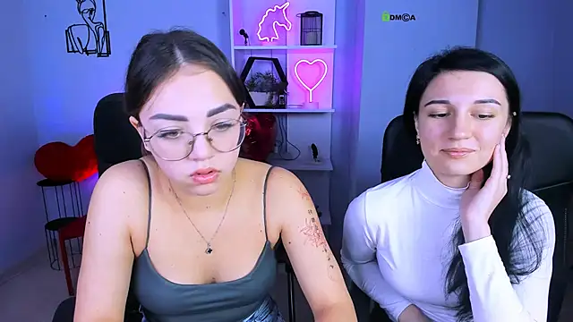 Snapshot of kiki_swan chatting on 13, 11, 2025 kiki swan online show from 13, 11, 2025