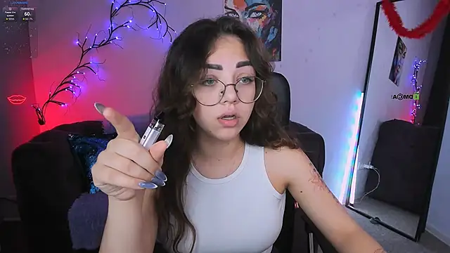 Snapshot of kiki_swan chatting on 24, 11, 2025 kiki swan online show from 24, 11, 2025