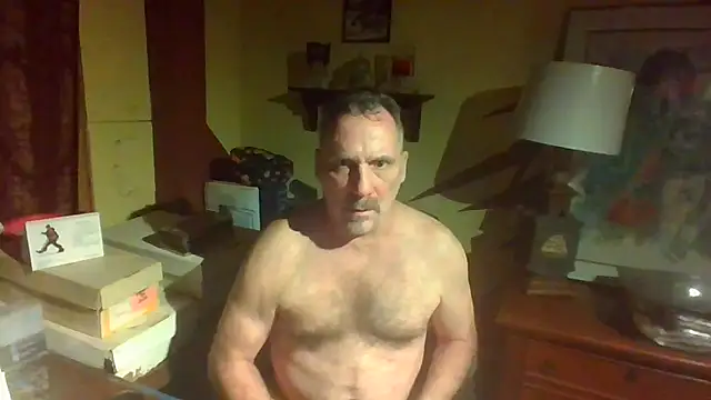 Snapshot of HunkofRock chatting on 5, 3, 2026 HunkofRock online show from 5, 3, 2026