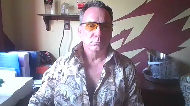 Snapshot of HunkofRock chatting on 1, 4, 2026 HunkofRock online show from 1, 4, 2026