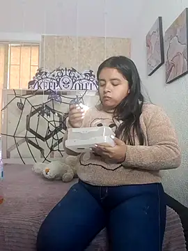 EmilyBrownn  online show from 31, 10, 2025