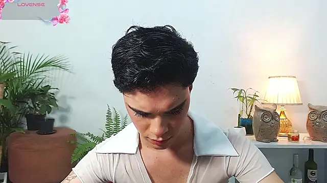 Snapshot of juanes_puthee chatting on 2, 3, 2026 juanes puthee online show from 2, 3, 2026