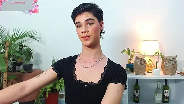 Snapshot of juanes_puthee chatting on 12, 3, 2026 juanes puthee online show from 12, 3, 2026