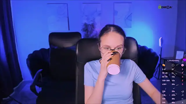 mona cloud online show from 23, 11, 2025