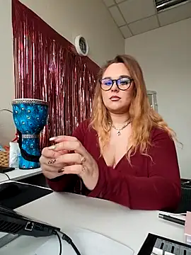 Juicy PeachLux online show from 16, 11, 2025