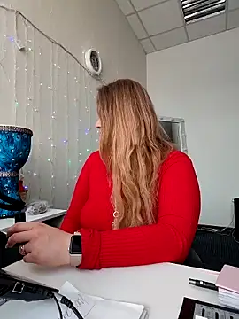 Juicy PeachLux online show from 1, 2, 2026