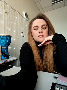 Juicy PeachLux online show from 6, 2, 2026