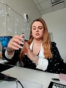 Juicy PeachLux online show from 8, 2, 2026