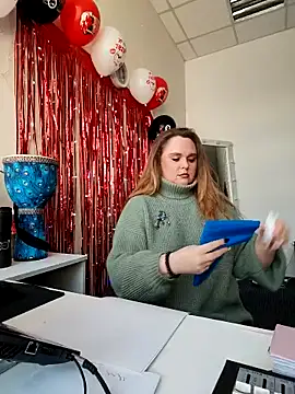 Juicy PeachLux online show from 27, 2, 2026