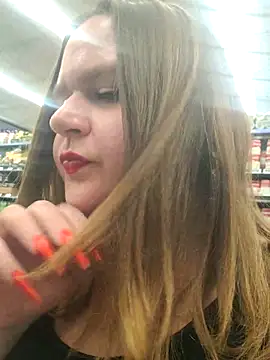 Snapshot of Bigmouthbitch chatting on 14, 12, 2025 Bigmouthbitch online show from 14, 12, 2025