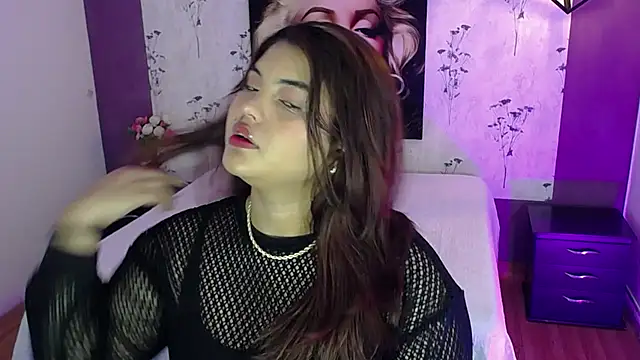 Scarlett  Johanson online show from 8, 3, 2025