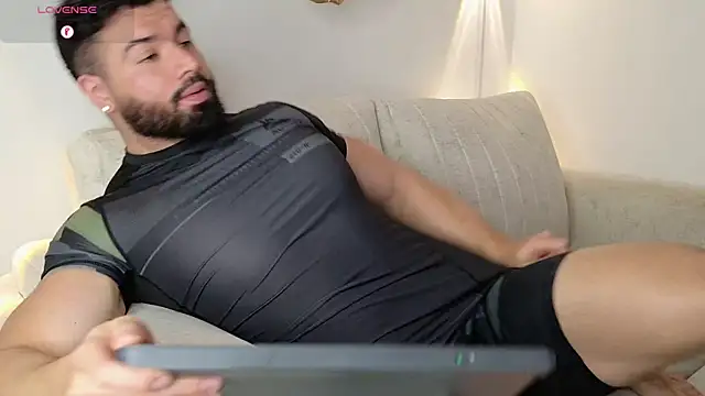 Roman Lux online show from 21, 11, 2025