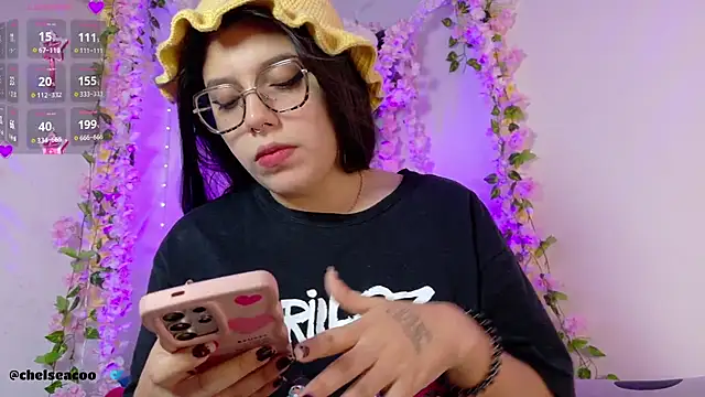 Snapshot of chelsea__coo chatting on 26, 9, 2025 chelsea  coo online show from 26, 9, 2025