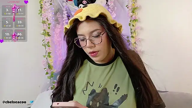 Snapshot of chelsea__coo chatting on 3, 10, 2025 chelsea  coo online show from 3, 10, 2025