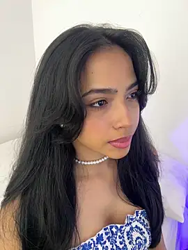  Emily Thompson  online show from 7, 2, 2026