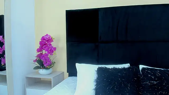 Snapshot of MaddyCrofft chatting on 19, 3, 2026 MaddyCrofft online show from 19, 3, 2026