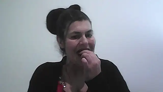 Curvy-Essex-Milf online show from 6, 3, 2026