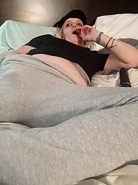 KITTYBOOBOOFUXX online show from 26, 11, 2025