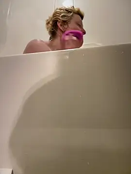 KITTYBOOBOOFUXX online show from 18, 3, 2026