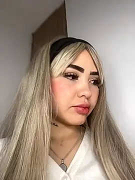 Mia cullen  online show from 12, 10, 2025