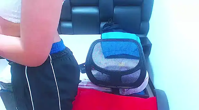 XxxReinaSexyBodyxxX777 online show from 19, 3, 2025