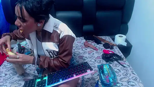 XxxReinaSexyBodyxxX777 online show from 26, 9, 2025