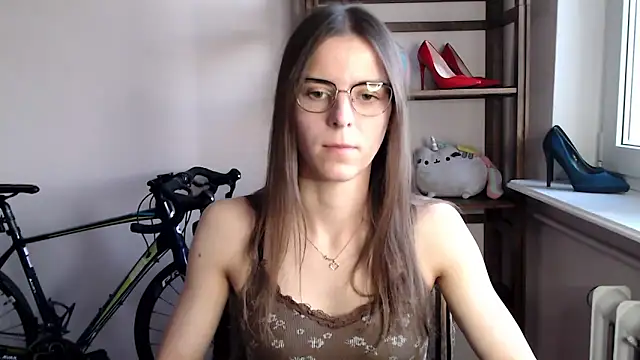 Snapshot of love_megi chatting on 15, 12, 2025 love megi online show from 15, 12, 2025