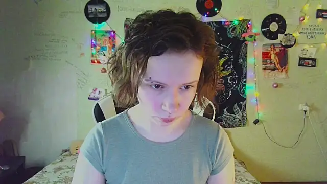 Snapshot of Lil_foxxx chatting on 22, 12, 2025 Lil foxxx online show from 22, 12, 2025