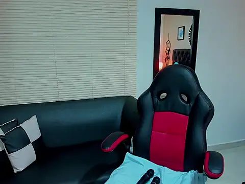 Snapshot of _LiilyWong chatting on 6, 11, 2025 LiilyWong online show from 6, 11, 2025