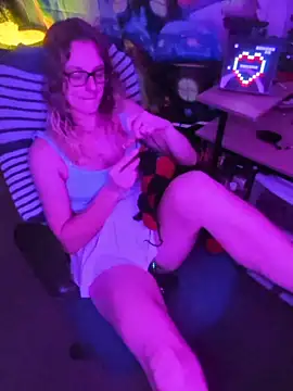 Snapshot of AlicePayne chatting on 11, 2, 2026 AlicePayne online show from 11, 2, 2026