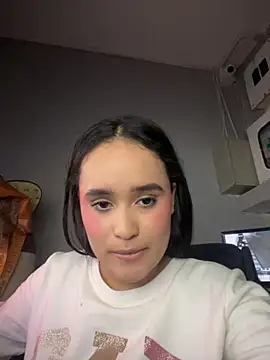 AlanaWoods  online show from 19, 9, 2025