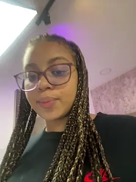 Snapshot of AlesiaCooper chatting on 15, 10, 2025 AlesiaCooper online show from 15, 10, 2025