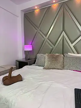 Snapshot of AlesiaCooper chatting on 15, 12, 2025 AlesiaCooper online show from 15, 12, 2025