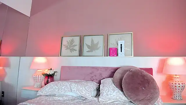 Emma  1 online show from 6, 11, 2025