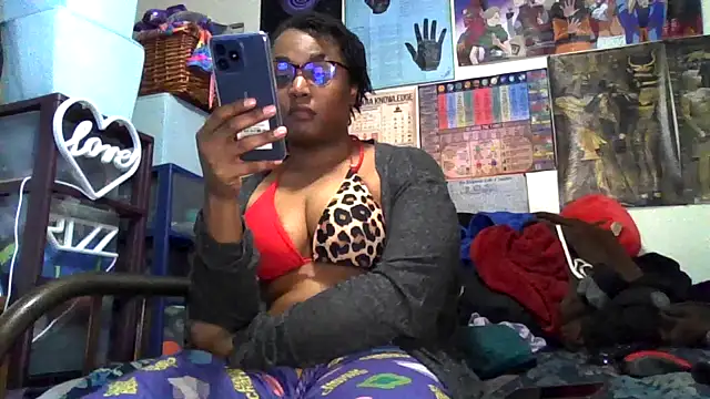 Snapshot of GardeniaFields chatting on 3, 11, 2025 GardeniaFields online show from 3, 11, 2025