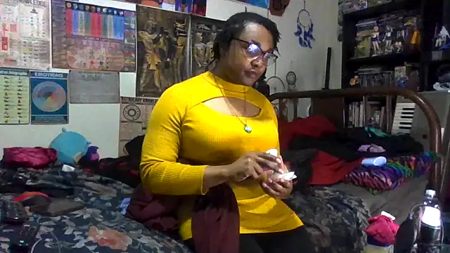 Snapshot of GardeniaFields chatting on 8, 11, 2025 GardeniaFields online show from 8, 11, 2025