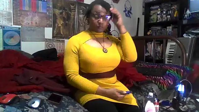 Snapshot of GardeniaFields chatting on 12, 11, 2025 GardeniaFields online show from 12, 11, 2025