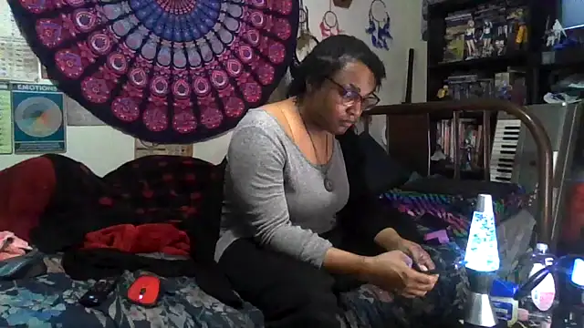 Snapshot of GardeniaFields chatting on 15, 11, 2025 GardeniaFields online show from 15, 11, 2025