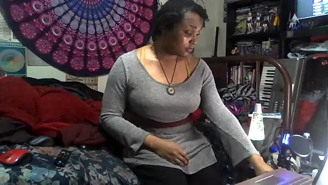 Snapshot of GardeniaFields chatting on 18, 11, 2025 GardeniaFields online show from 18, 11, 2025