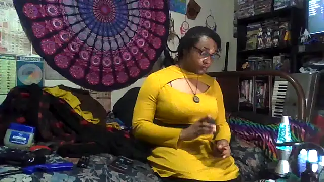 Snapshot of GardeniaFields chatting on 24, 11, 2025 GardeniaFields online show from 24, 11, 2025