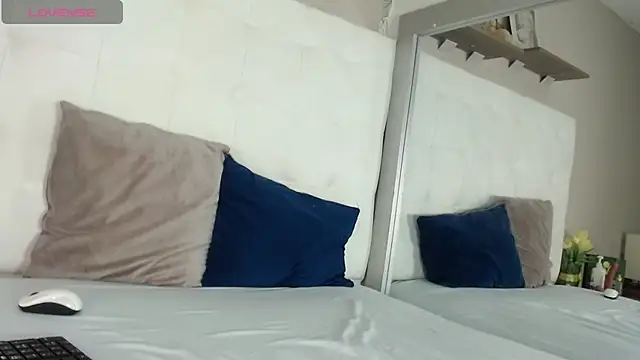 willow smitt online show from 24, 11, 2025