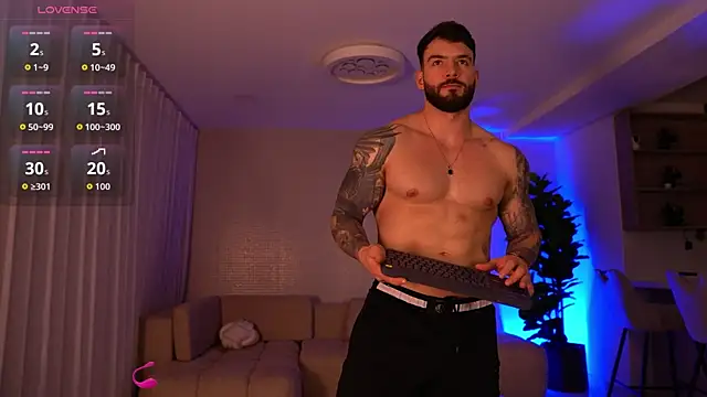 Snapshot of OLIVER_COLT chatting on 22, 10, 2025 OLIVER COLT online show from 22, 10, 2025