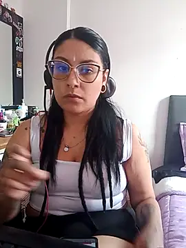 Snapshot of DaniPoison chatting on 18, 10, 2025 DaniPoison online show from 18, 10, 2025