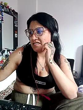 Snapshot of DaniPoison chatting on 6, 11, 2025 DaniPoison online show from 6, 11, 2025