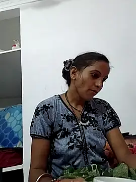 Hotty-Nidhi online show from 3, 10, 2025