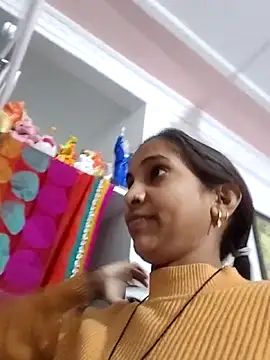 Hotty-Nidhi online show from 3, 2, 2026